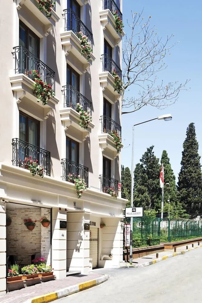 Belle Maison Hotel Residence