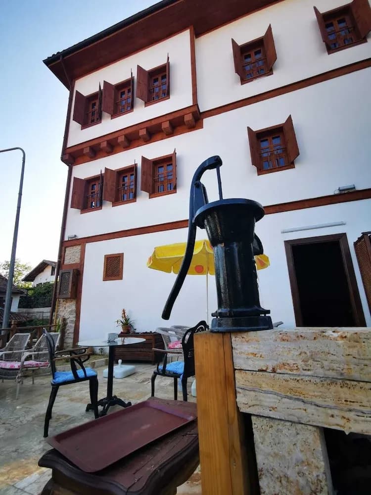 KOLAĞASI KONAK