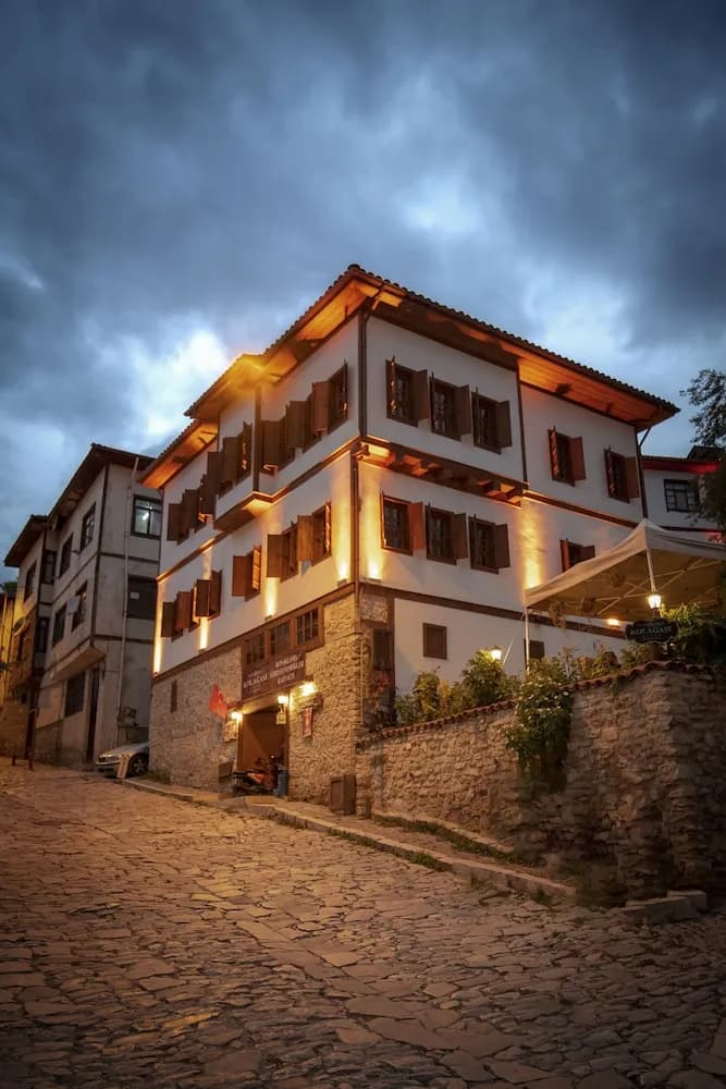 KOLAĞASI KONAK