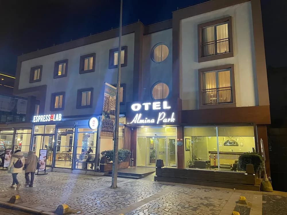 Konaklama yerinin ön cephesi