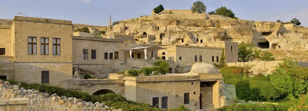 Esbelli Evi