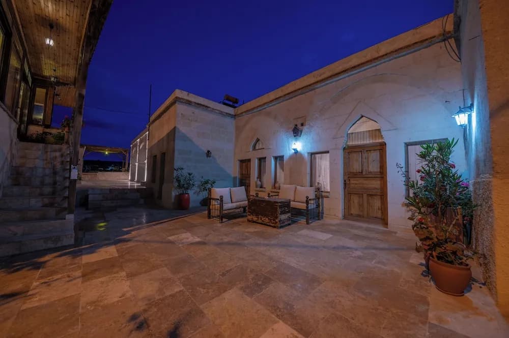 Hotel AsyAda Suites