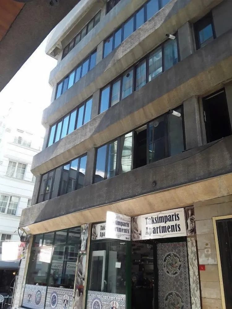 Taksimparis Apartments