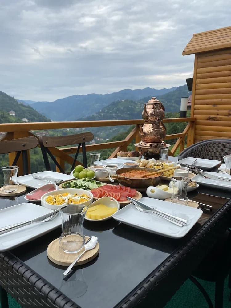 Odada yemek servisi