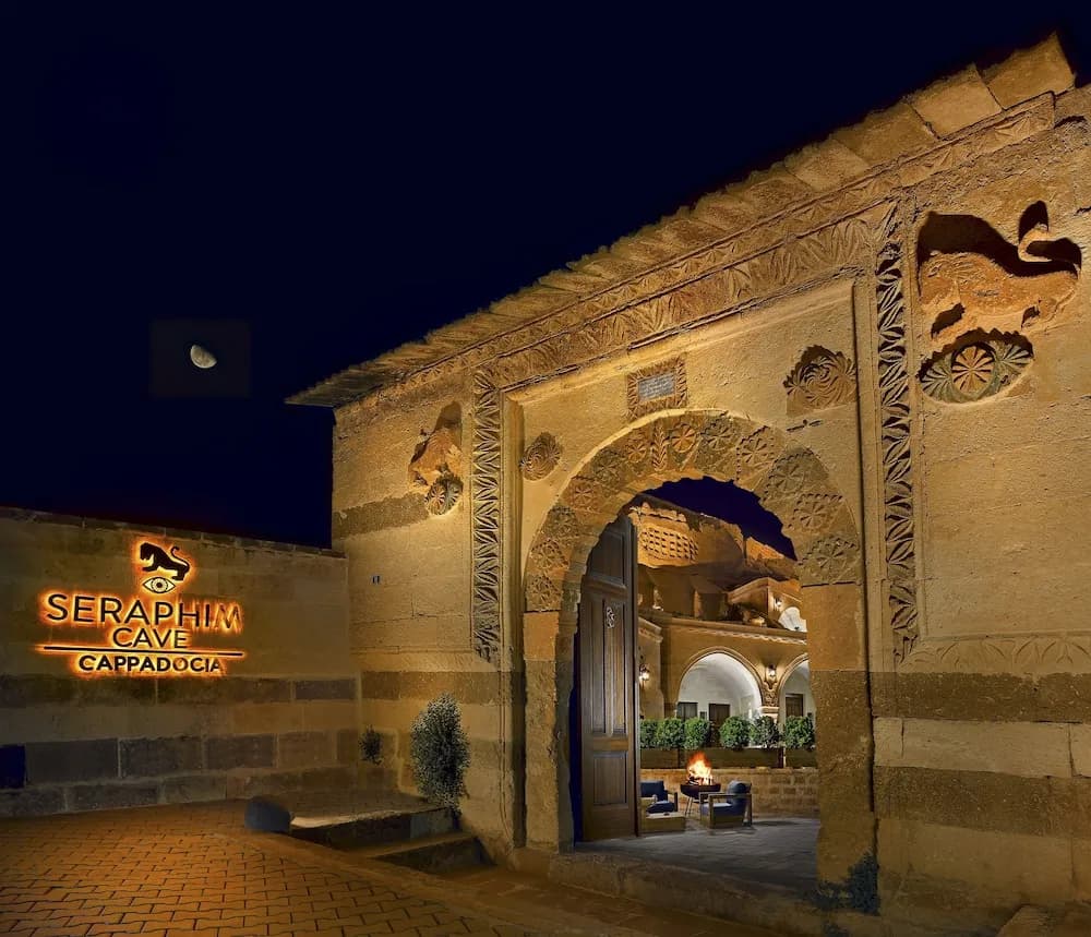 Seraphim Cave Suites & Spa