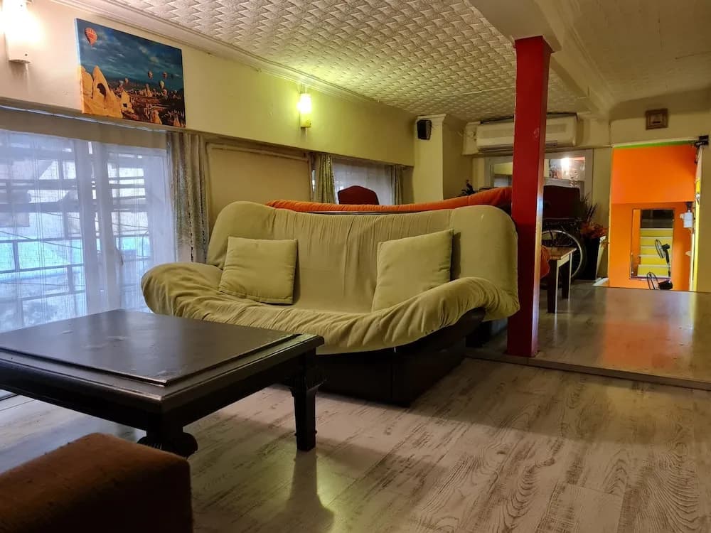 Lobi oturma alanı