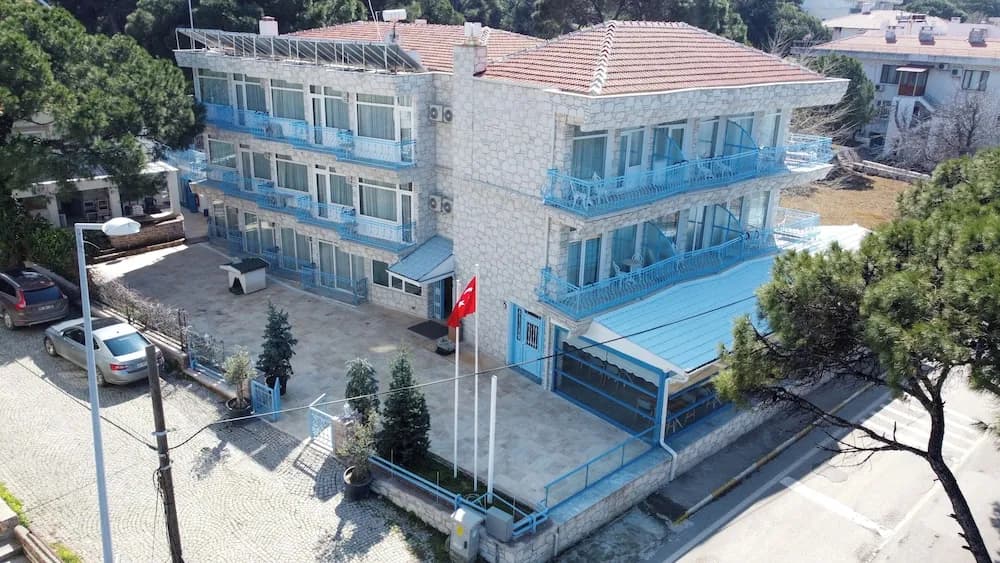 Ayvalık Mavi Çam Otel