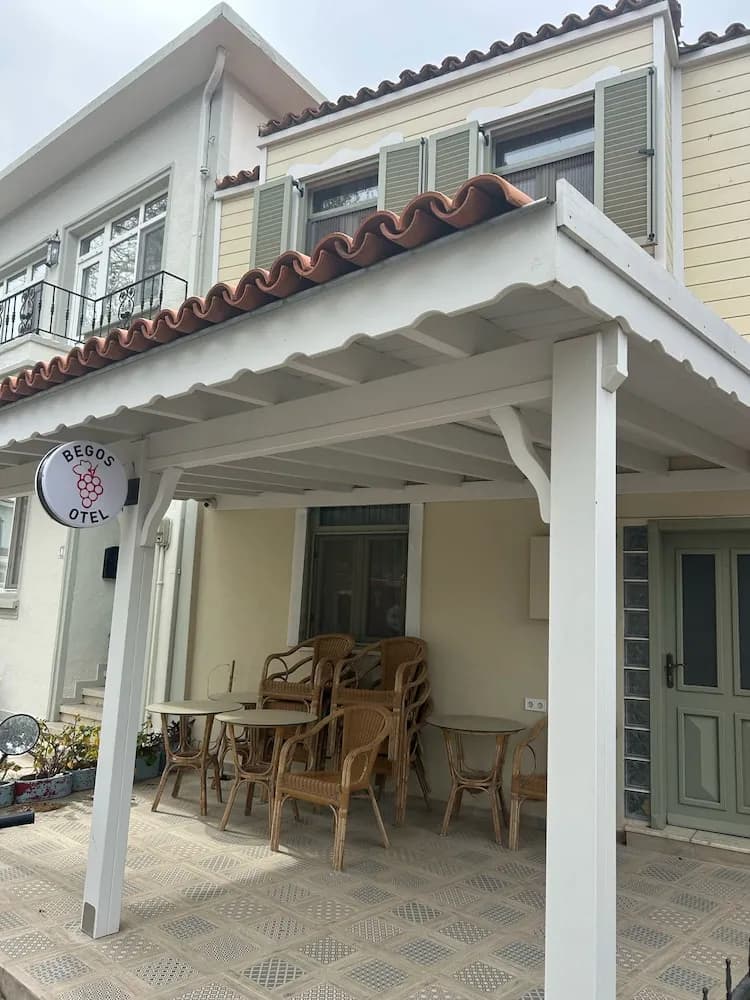 Begos Hotel