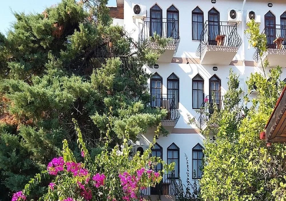 Konaklama yerinin ön cephesi