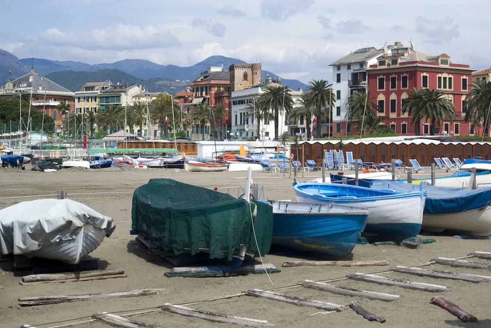Sestri Mare & Beach Services Residence
