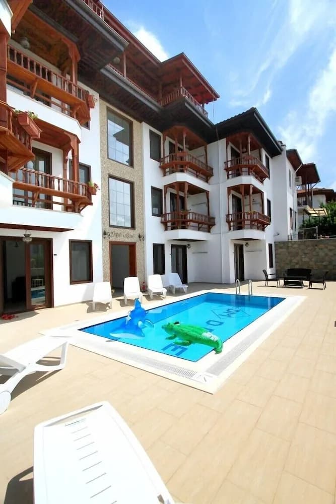 Konaklama yerinin ön cephesi