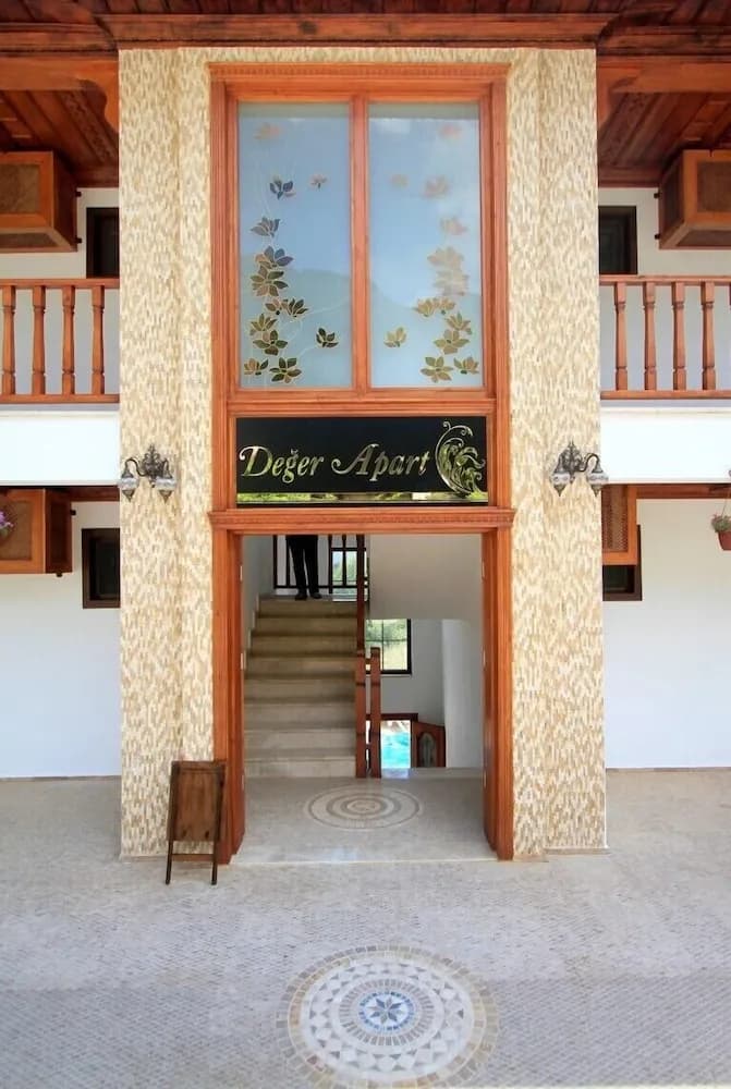 Konaklama yerinin ön cephesi