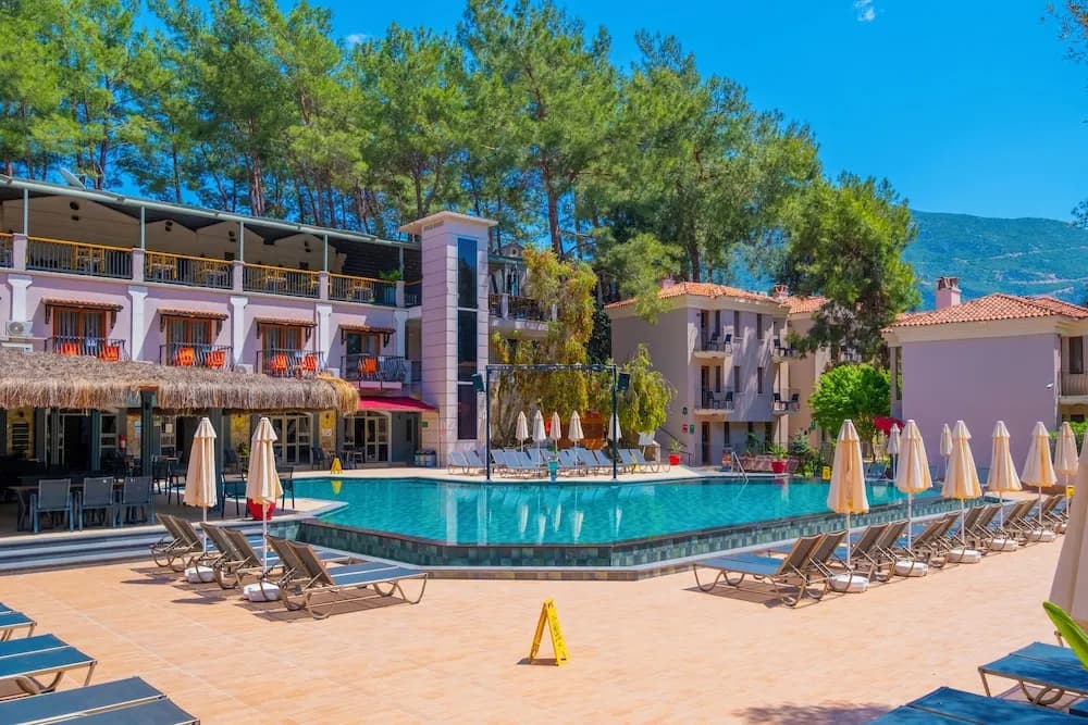 Hotel Pine Valley