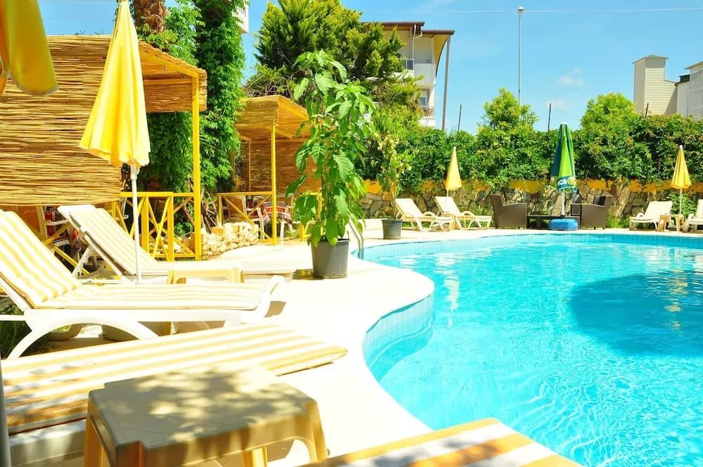 Almila Side Suit Otel