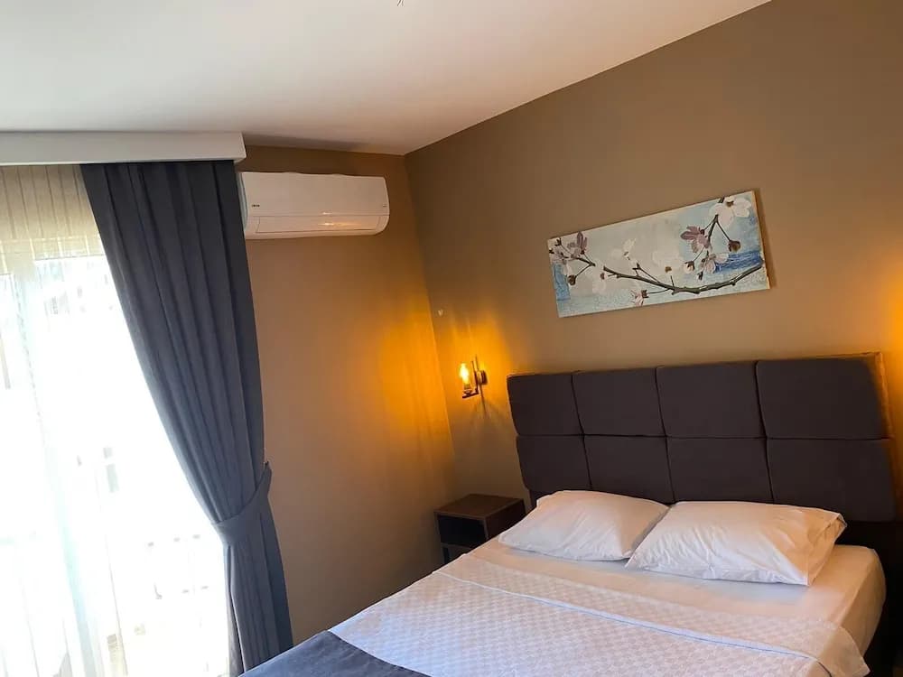 Avisos Hotel & Apartments
