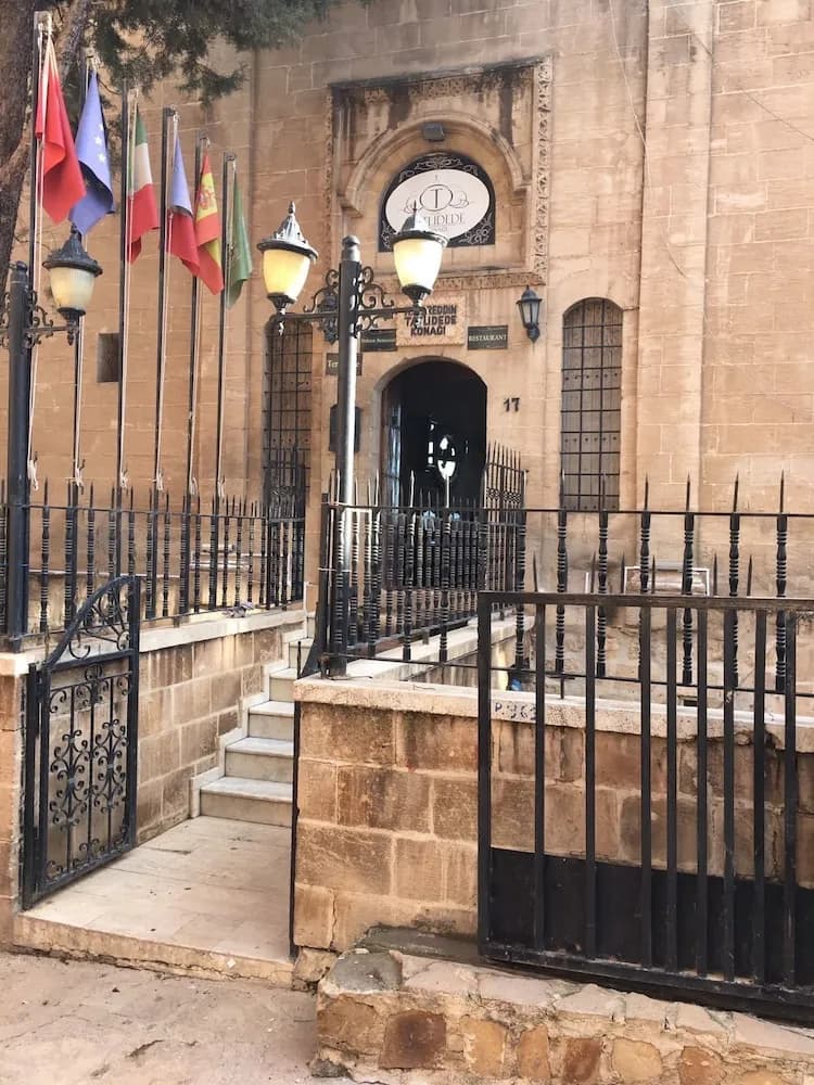 İç mekân girişi