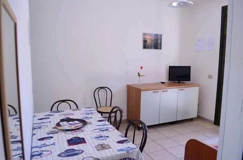 Odada yemek servisi
