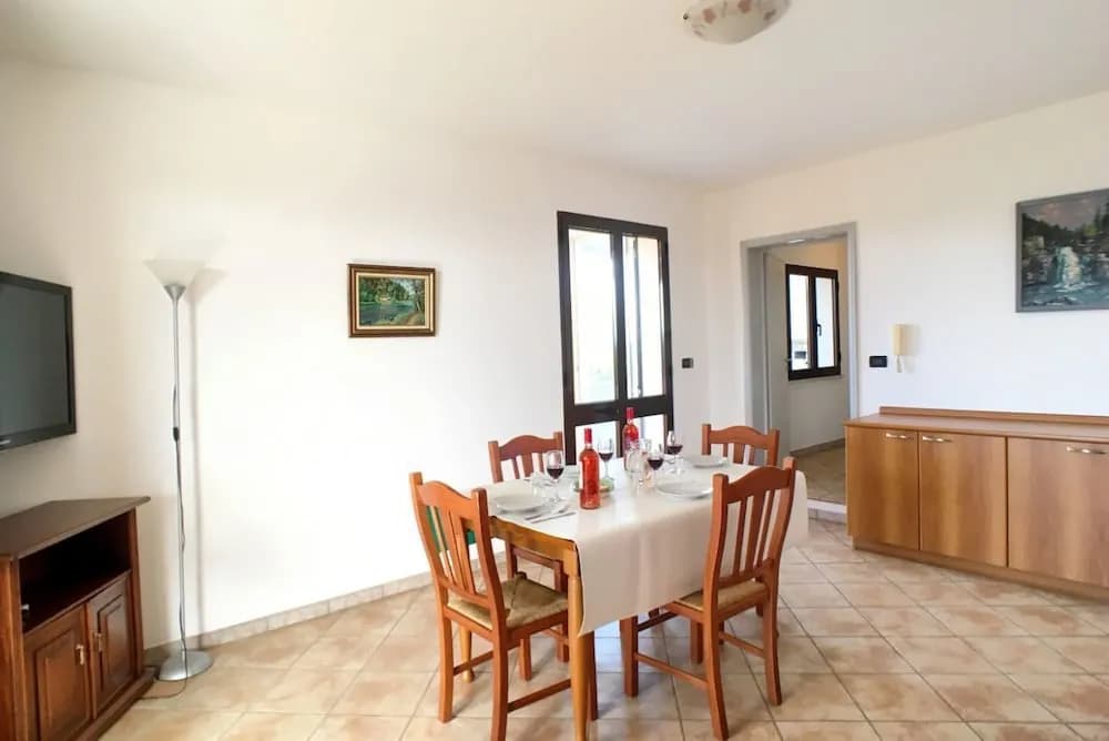 Odada yemek servisi