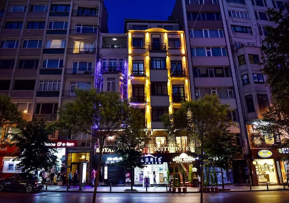 Royal Garden Suite and Hotel