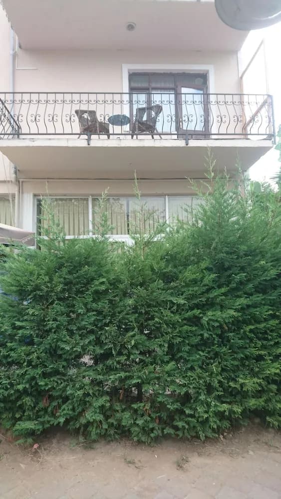 Konaklama yerinin ön cephesi