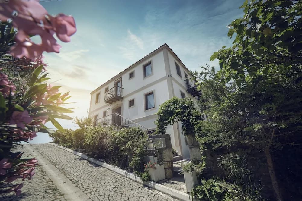 Alesta Hotel