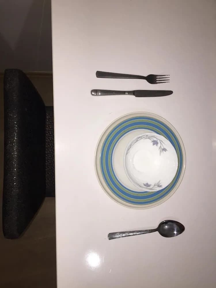 Odada yemek servisi