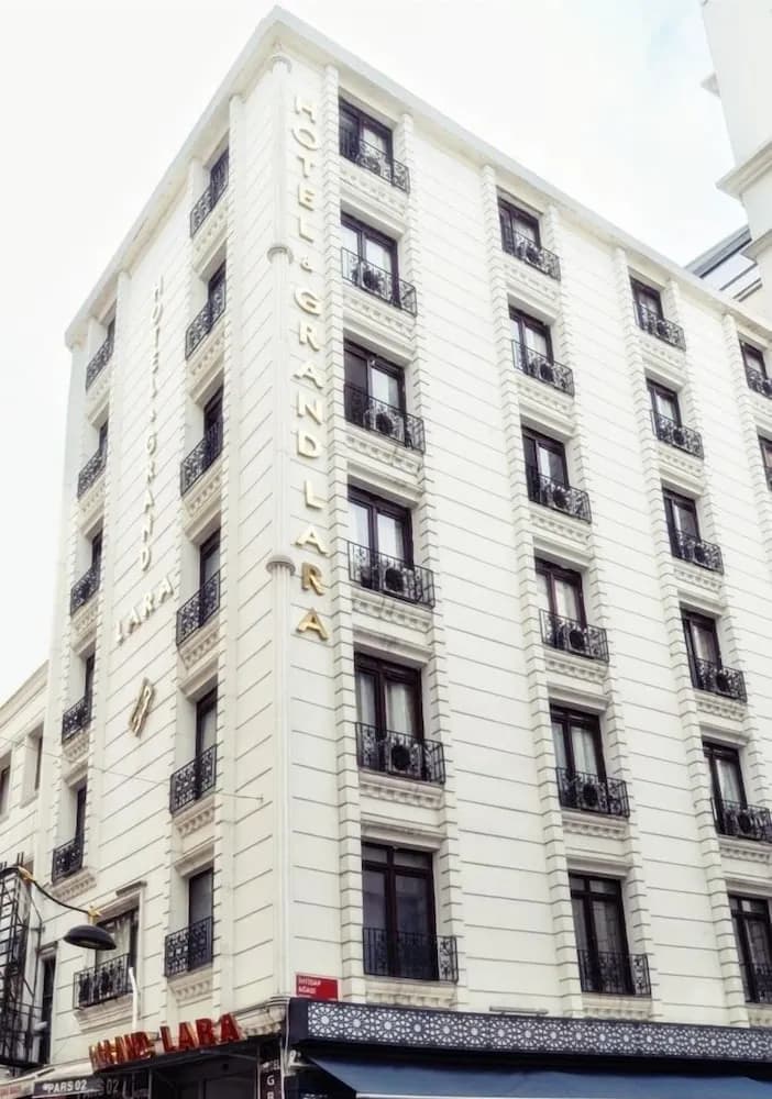 Konaklama yerinin ön cephesi