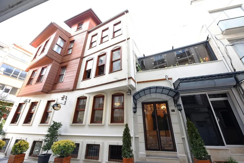 Elyka Hotel