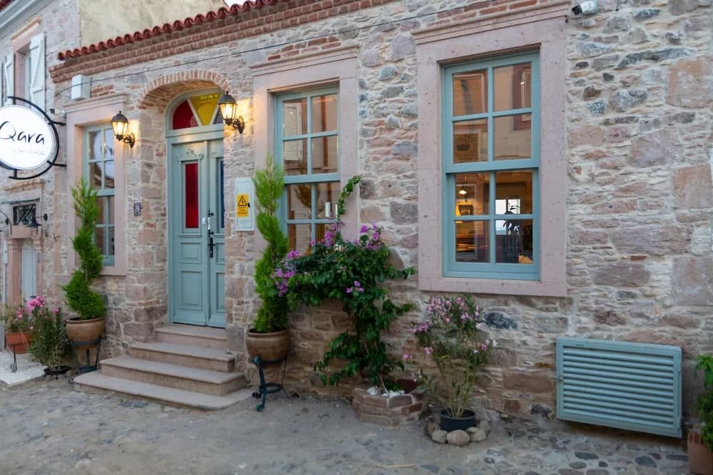 Qara Otel