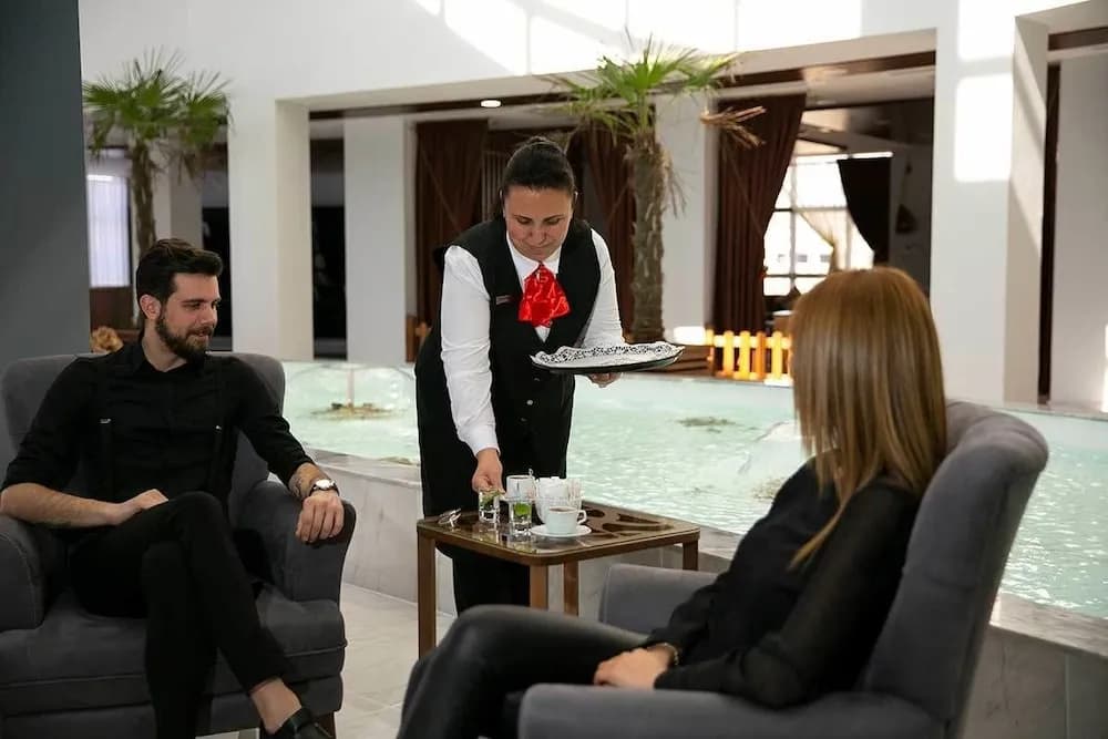Lobi dinlenme salonu