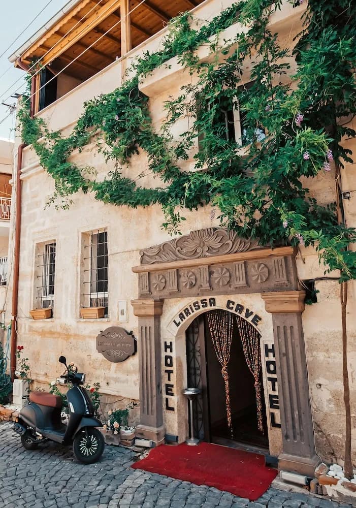 Larissa Cave Hotel