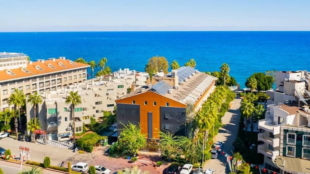 Fame Beach Hotel