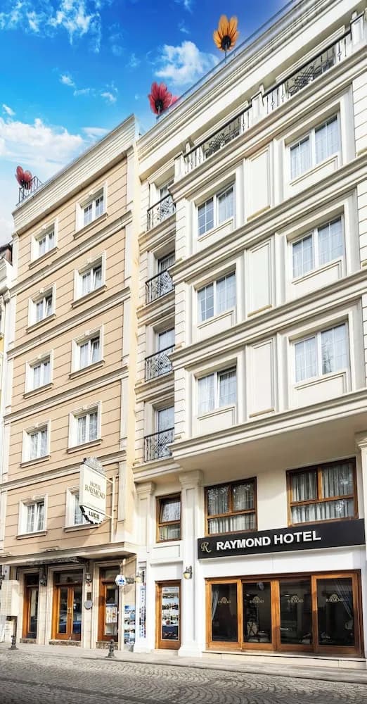 Raymond Hotel Old City
