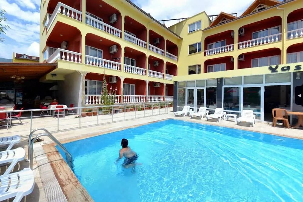Yasemin Hotel