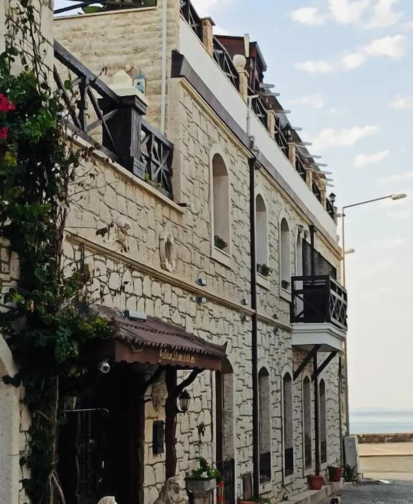 Golden Stone Otel