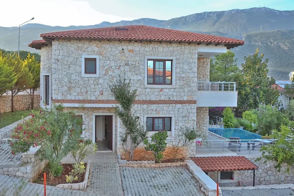 Merla Kaş Villa Otelleri