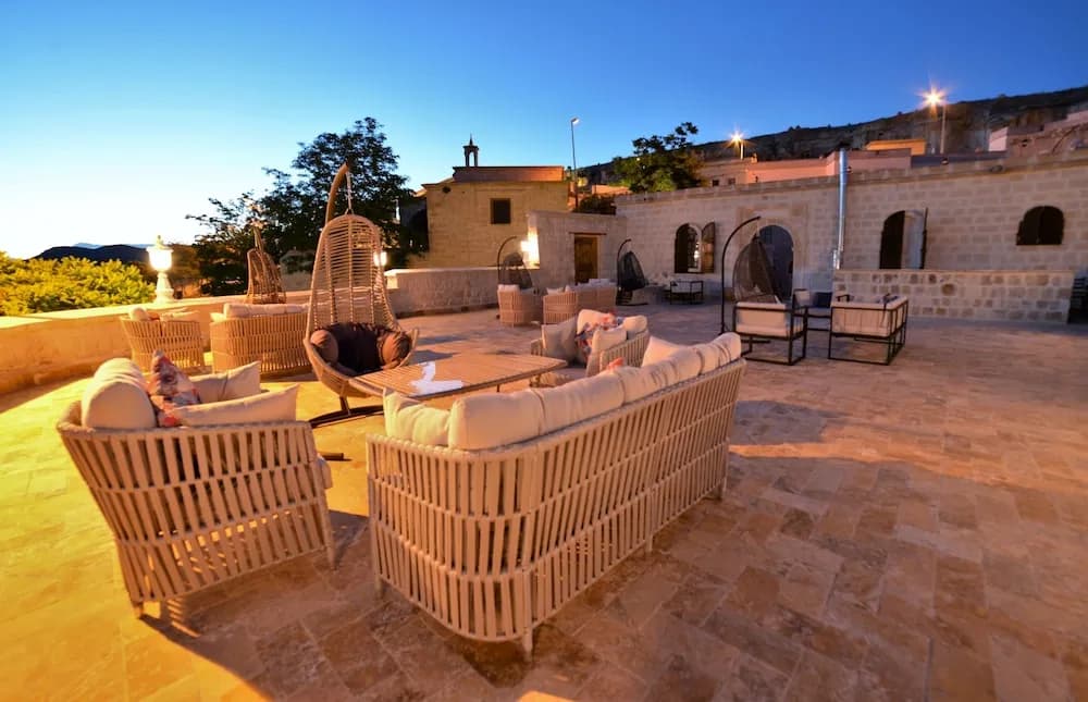Crassus Cave Hotel