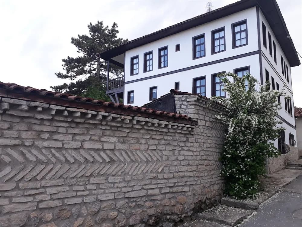 Dibekonu Konak