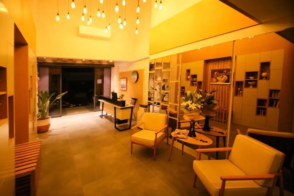 Krem Marin Suits Otel