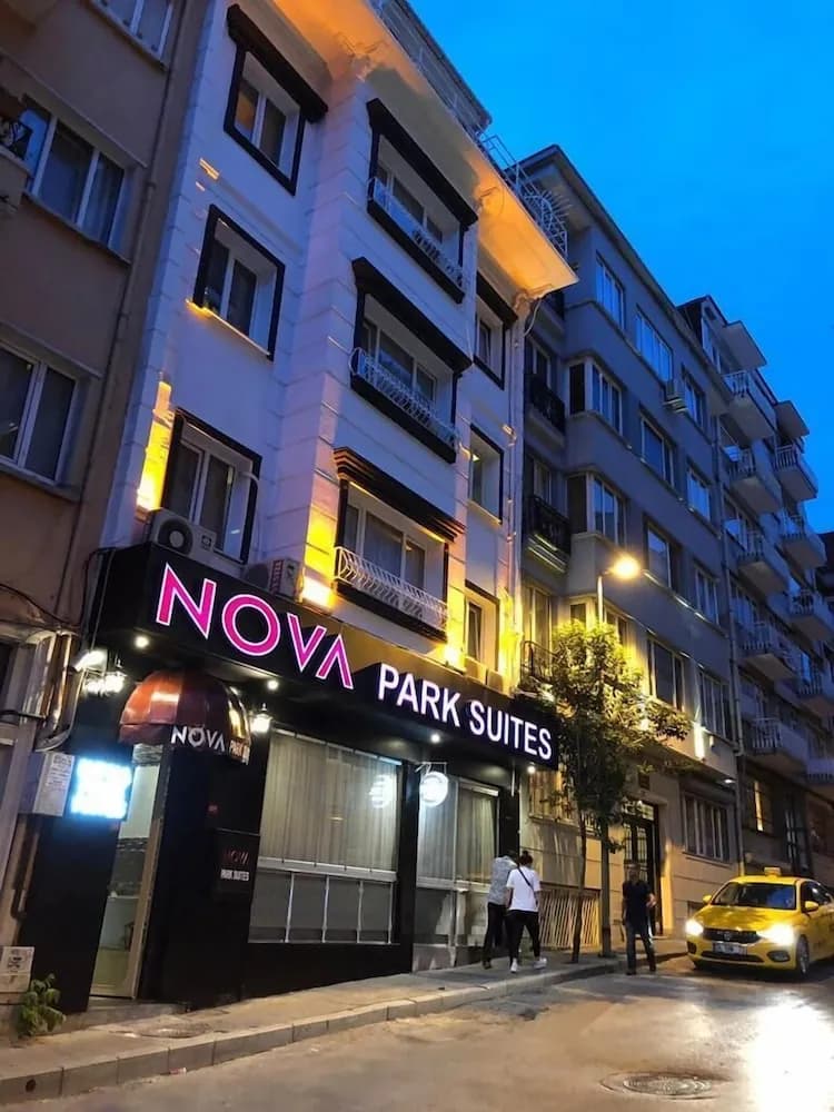 Nova Park Hotel & Suite