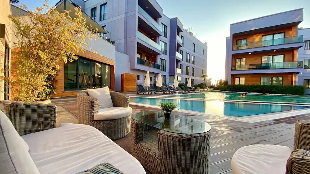 Green Hills Suites