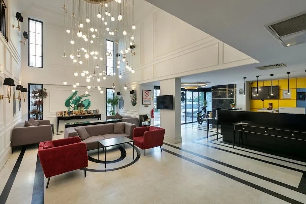 Reo Hotel & Spa