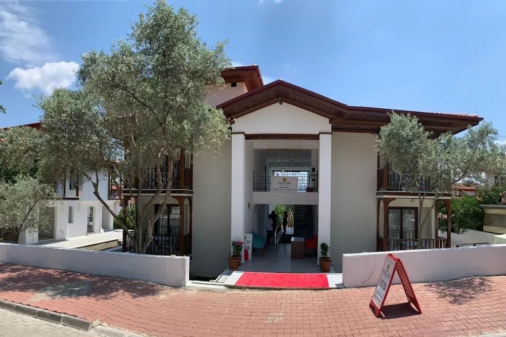 Konaklama yerinin ön cephesi