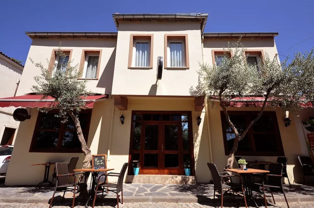 Konaklama yerinin ön cephesi