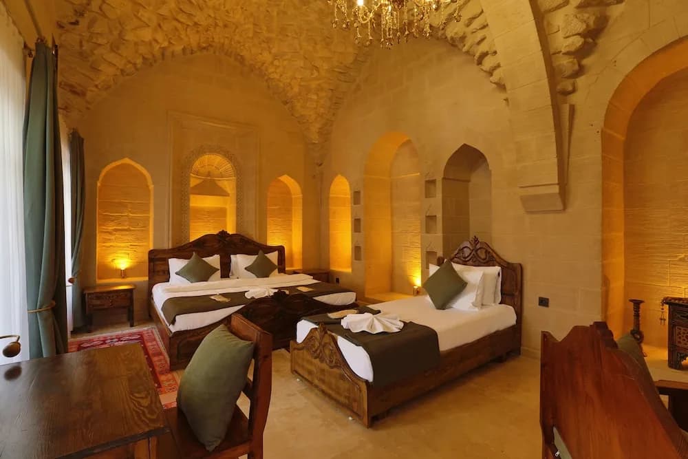 Aryan Otel