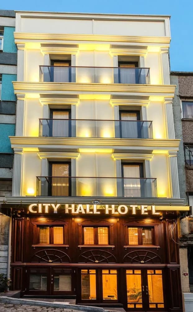 City Hall Hotel
