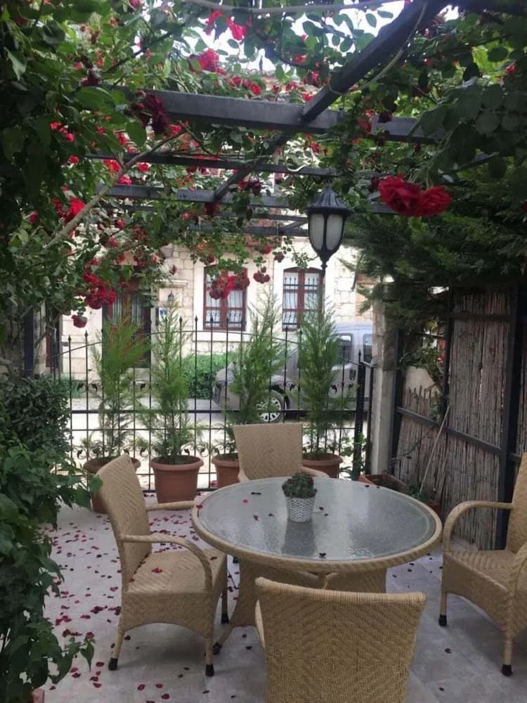 Kekik Alacati Otel Mayko