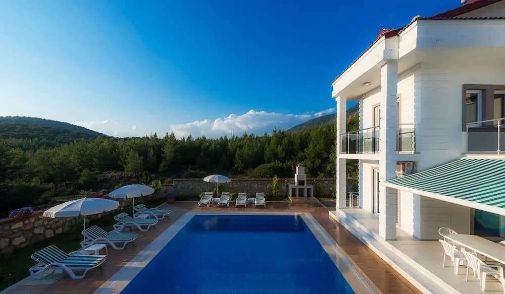 Four Seasons Villa 1