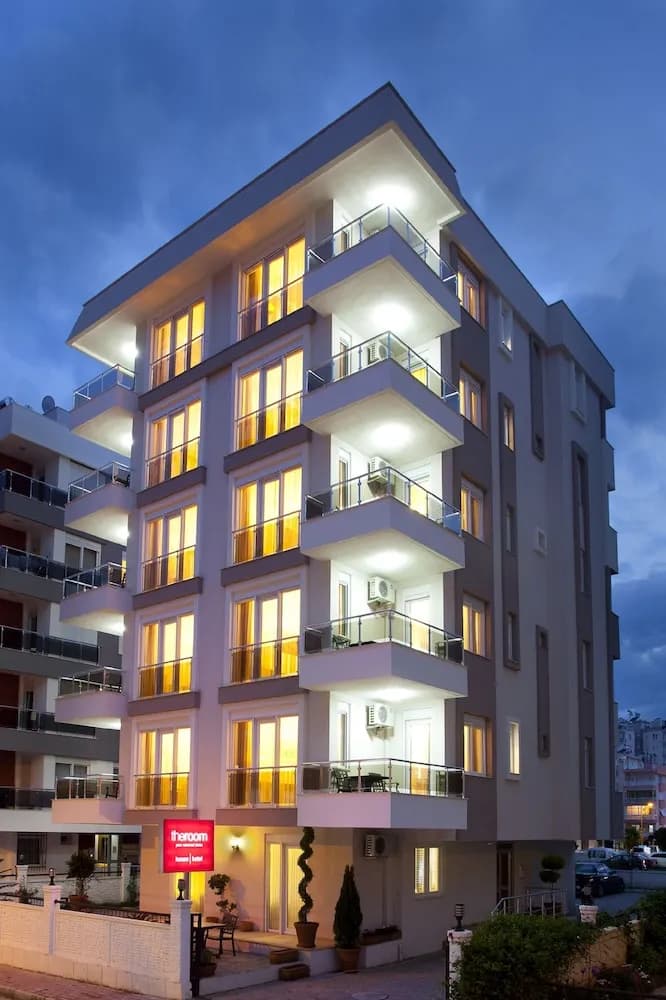 The Room Hotel & Apartments