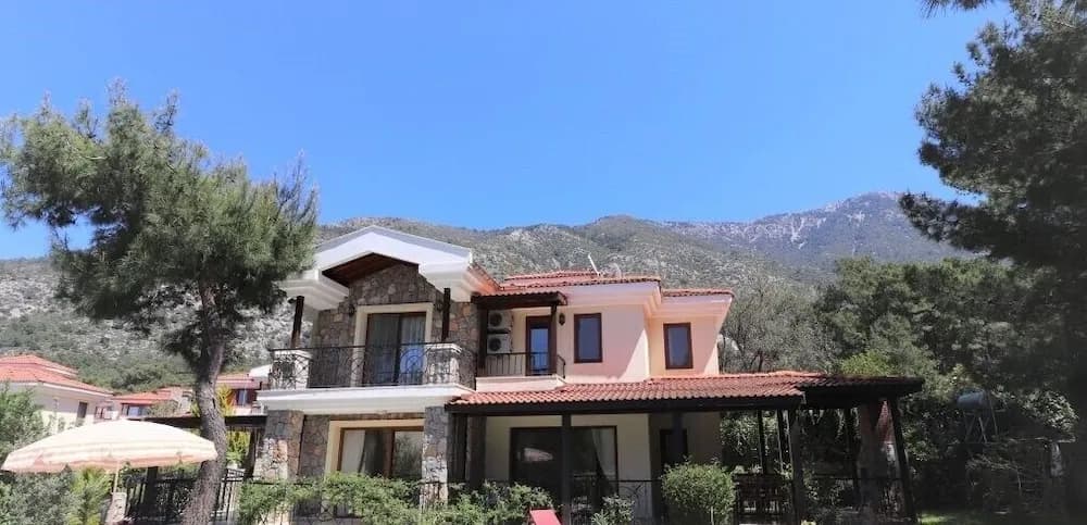 Villa AX12 by JoyLettings